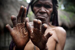 dani-tribe-no-fingers.jpg